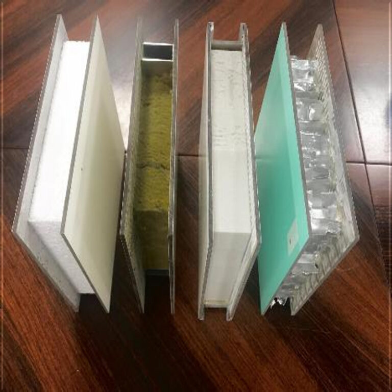 پانل کلین روم PVC یا HPL ؟ (راهنمای انتخاب بهترین گزینه برای کارخانه‌های دارویی و آرایشی در تهران)